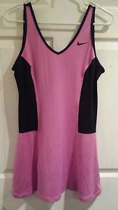 Ladies extra large Nike tennis dress lg large Fusha & Black