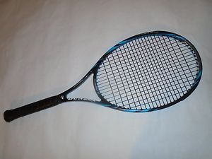 Dunlop Biomimetic 200 Plus (100) Tennis Racquet. 4 1/4. 27".