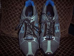 MENS UNDERARMOUR TENNIS SHOES-SIZE 14-GRAY/BLUE/BLACK FOOT SLEEVE-NEUTRAL