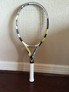 Selling New Babolat AeroPro Drive GT Mid+ (3/8) 100 sq inch with cover