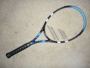 BABOLAT PURE DRIVE PLUS TEAM + SWIRLY TENNIS RACQUET GRIP-4 3/8