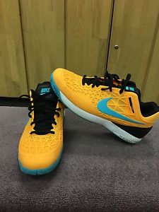 nike zoom cage 2