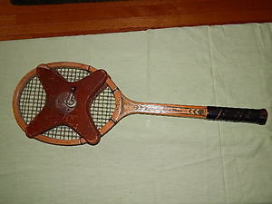 Vtg Racquet - Wilson - Ellsworth Vines Int model w/ J Hunter Smith Prestopress