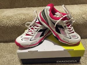 Diadora Women's Tennis Shoe Speed Pro size 5.5