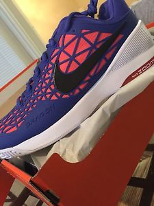 New Men's Nike Zoom Cage 2 Tennis Shoe - Size 11