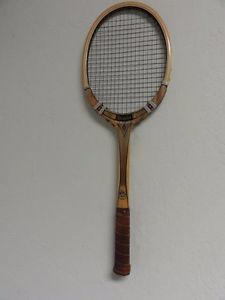 Mint-near mint Davis Imperial Deluxe Tennis Racket 4L