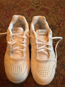 nike tennis court shoes-women's 7