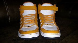 Adidas tennis shoe men