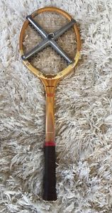 VINTAGE MAXPLY DUNLOP FORT OLD SORTING DWOOD TENNIS RACKET ENGLAND RACQUET