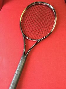 Volkl V1 Vario - 3/8 grip - Excellent condition - new grommets - Original model