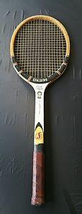 VINTAGE PANCHO GONZALES SPALDING SIGNATURE WOODEN TENNIS RACKET