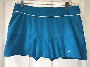 Nike Ladies Tennis Skirt Dri-Fit  Size L.  EUC