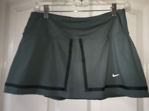 Nike Ladies Tennis Skirt Dri-Fit  Size M.  EUC