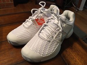 NIKE NEW WHITE TENNIS SHOES SIZE 9 WOMENS 386480-101 Zoom Breathe 2K10