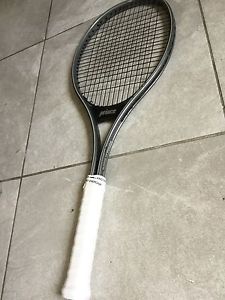 Prince Magnesium Pro Series 90 4 1/2 Grip Tennis Racquet