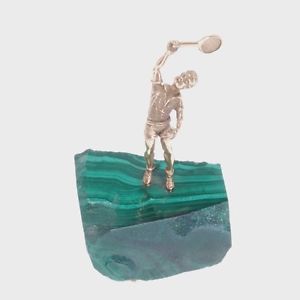 VINTAGE FINELY CAST 14K GOLD TENNIS FIGURINE ON A MALACHITE BASE